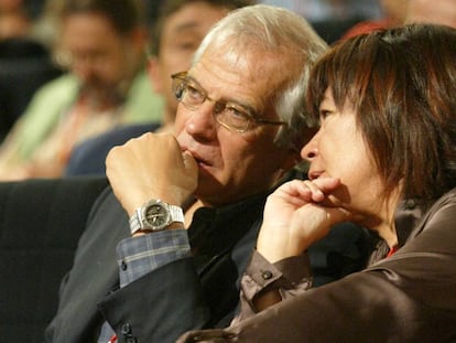 Cristina Narbona y Josep Borrell, en la clausura de la Conferencia Política del PSOE celebrada en Madrid en septiembre de 2006.