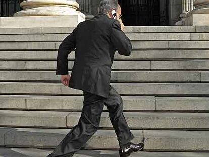 Manuel Pizarro llega a la sede de la Bolsa de Madrid.