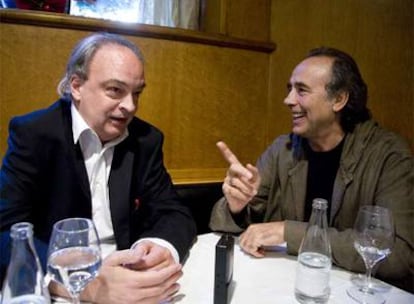 Enrique Vila-Matas y Joan Manuel Serrat, durante la conversación.