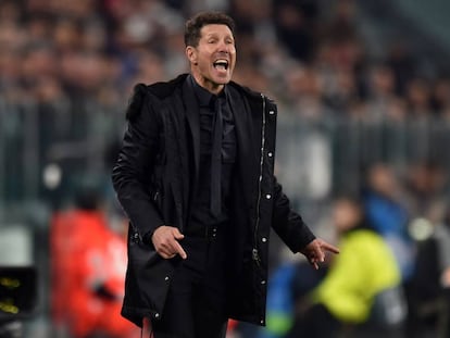 Simeone, ante la Juventus.