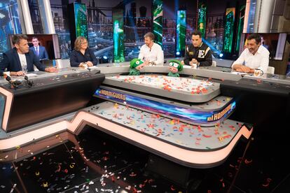 Desde la izquierda, Rubén Amón, María Dabán, Pablo Motos, Miguel Lago y Juan del Val, en la tertulia de 'El hormiguero' del 29 de mayo.