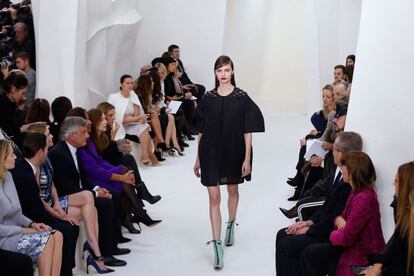 La colección de alta costura de Dior para primavera/verano 2014 supone un retorno de la casa al museo Rodin. Los desfiles de alta costura no se habían celebrado allí desde la llegada de Raf Simons a la dirección creativa, en 2012.