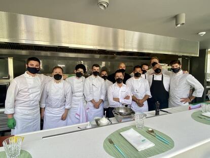 Brigada de cocina en la terraza del Ritz. J.C. CAPEL