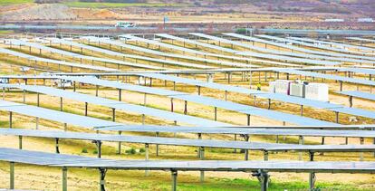Parque solar fotovoltaico Ekian, en el polígono industrial Arasur, en Álava.
