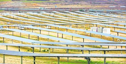 Parque solar fotovoltaico Ekian, en el polígono industrial Arasur, en Álava.