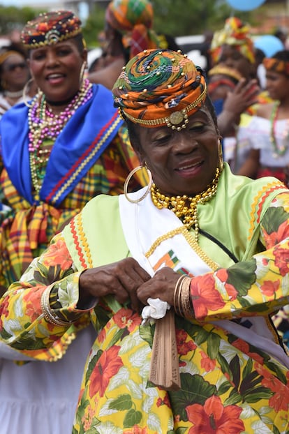 Participantes en el carnaval de Roseau (Dominica).