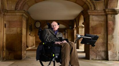 Stephen Hawking, fotografado em Cambridge em 2013.