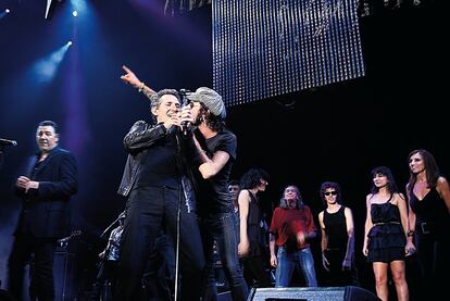 Colegas de distintos estilos acompañaron en este concierto de despedida a Miguel Ríos, como Pereza