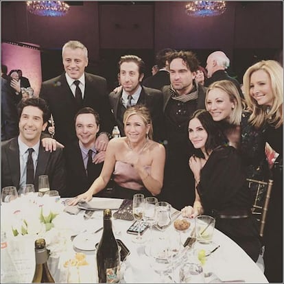 Mais de 11 anos depois do último capítulo da série, cinco de seus protagonistas voltaram a se encontrar em 2016 em uma homenagem ao diretor James Burrows, que dirigiu 15 episódios de "Friends".