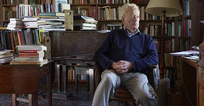 El filósofo y escritor Roger Scruton, en su casa en Reino Unido, en septiembre de 2015.
