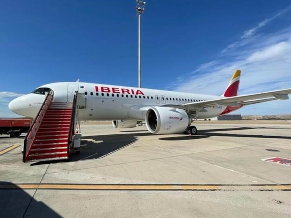 Iberia y sindicatos cierran el acuerdo del ERE voluntario para 996 ...
