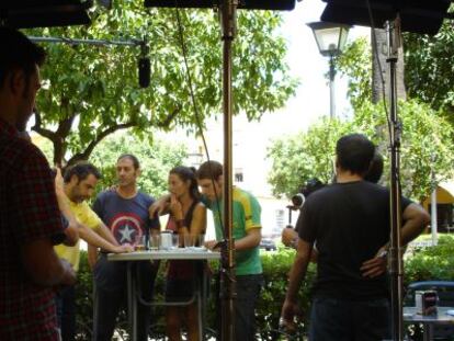 Un momento del rodaje de la serie 'Con las cannes abiertas'.