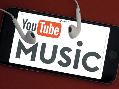 Un móvil muestra el logotipo de YouTubeMusic, hoy en París. 