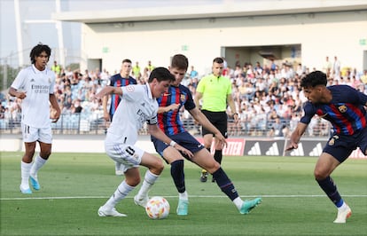 El Barça Atlètic, contra el Real Madrid Castilla, en el play-off de ascenso a Segunda del pasado 11 de junio.