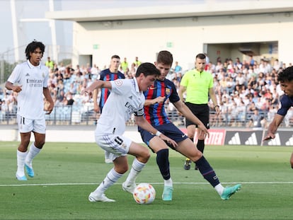 El Barça Atlètic, contra el Real Madrid Castilla, en el play-off de ascenso a Segunda del pasado 11 de junio.