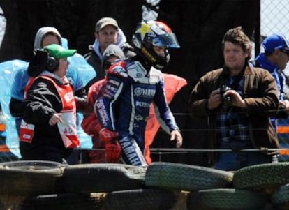 Jorge Lorenzo, tras su accidente en Australia.