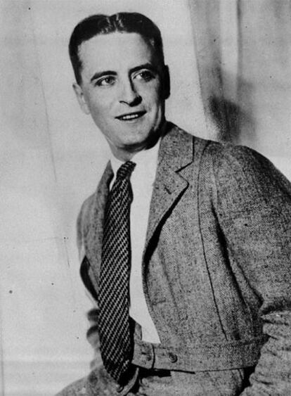 Francis Scott Fitzgerald (1896-1940) publicó <b><i>El gran Gatsby</b></i> en 1925.