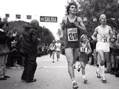 Una imagen del primer maratón popular celebrado en Madrid, en mayo de 1978, en la que participaban niños.