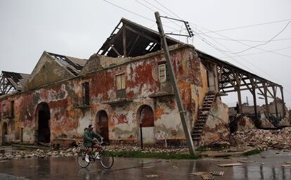 Vista de una calle tras el paso del huracán Irma en Caibarién (Cuba).