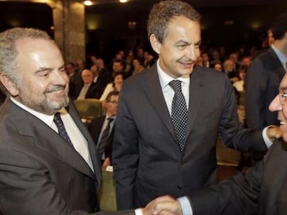 El presidente de PRISA, Ignacio Polanco, El presidente de Asturias, Vicente Álvarez Areces y José Luis Rodríguez Zapatero.