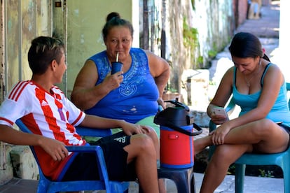 Aunque la necesidad de la mejora de los saneamientos y del propio barrio de la Chacarita es una reclamación unánime, no todo el mundo está de acuerdo en cómo ejecutarla.