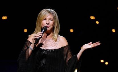 En la posición número diez se coloca otra veterana de la industria musical: Barbra Streisand. A sus 75 años, la también actriz se ha embolsado 30 millones de dólares (25,5 millones de euros) en 12 meses. ¿El motivo? Los 14 espectáculos que realizó el año pasado.