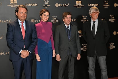 Gala de la Feria de San Isidro. De izquierda a derecha, Rafael García Garrido,   Isabel Díaz Ayuso, José Luis Martínez-Almeida y Simón Casas.