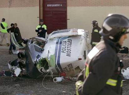 El helicóptero en el que se estrellaron Rajoy, Aguirre, el alcalde de Móstoles y un cámara de televisión.