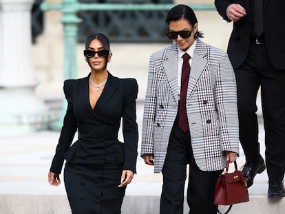 After almost five hours of statement, Kim Kardashian has left the court accompanied by her mother, Kris Jenner.