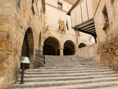 Una de las calles del centro de Monroyo (Teruel). Imagen de Archivo.