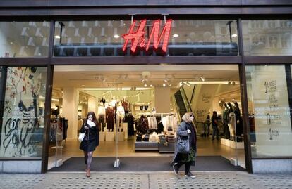 Un tienda de la cadena sueca de ropa H&amp;M