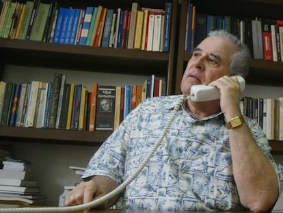 Elizardo S&aacute;nchez, en su oficina de La Habana, el pasado 11 de enero.