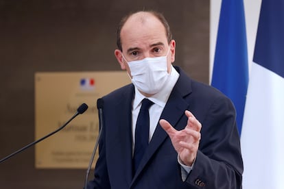 El primer ministro francés, Jean Castex, ha detallado este jueves el toque de queda en París y otras ciudades de Francia.