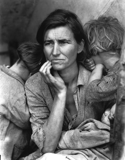 La mujer que Lange fotografió en Nipomo, California, se convirtió en un icono de la desesperación. "Vi y me acerqué a la famélica y desesperada madre atraída como un imán", aseguró la fotógrafa Dorothea Lange. Años después, muerta la autora, Florence Owens Thompson, la protagonista de la instantánea fue localizada: "Ojalá no me hubiese hecho esa foto, no obtuve provecho alguno de ella. Ella ni siquiera me preguntó mi nombre. Me dijo que nunca vendería aquellas fotos y que me enviaría una copia, pero nunca lo hizo".