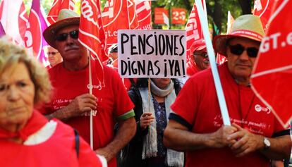 La segunda, comenzó en Santander y transcurrió por Bilbao, Vitoria, Logroño, Pamplona, Huesca, Zaragoza y Guadalajara; la tercera empezó en Castellón y pasó por Valencia, Alicante, Molina de Segura (Murcia), Albacete, Ciudad Real y Toledo.