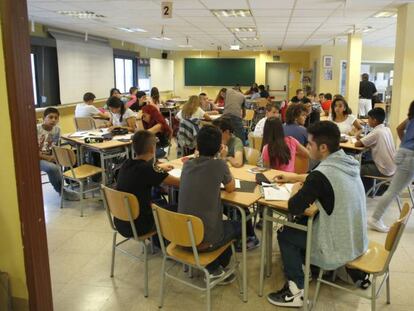 Aula de un instituto de enseñanza secundaria de Madrid, en una imagen de archivo.