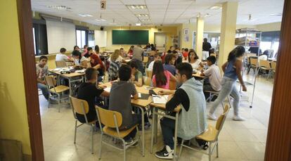 Aula de un instituto de enseñanza secundaria de Madrid, en una imagen de archivo.