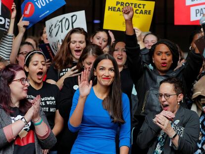 Alexandria Ocasio-Cortez, durante la campaña de las legislativas de noviembre pasado, en las que salió reelegida.