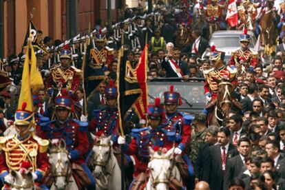 El nuevo presidente de Perú, Ollanta Humala, en el desifle militar posterior a su investidura.