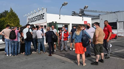 Empleados de la planta de Bridgestone en Bethune (Francia).