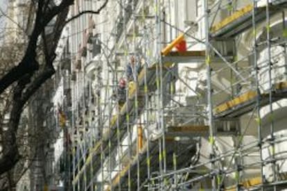 Edificio en obras en el centro de Madrid.