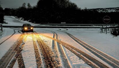 Dangerous driving conditions in Montederramo, in the Galician province of Ourense.