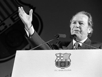 Josep Lluís Núñez, en l'assemblea de compromisarios del 1998.