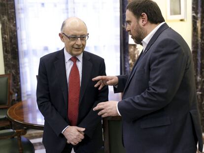 Reunión entre Montoro y Junqueras.