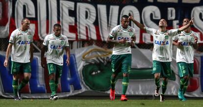 Los jugadores del Chapecoense celebran el gol ante San Lorenzo, el 2 de noviembre.