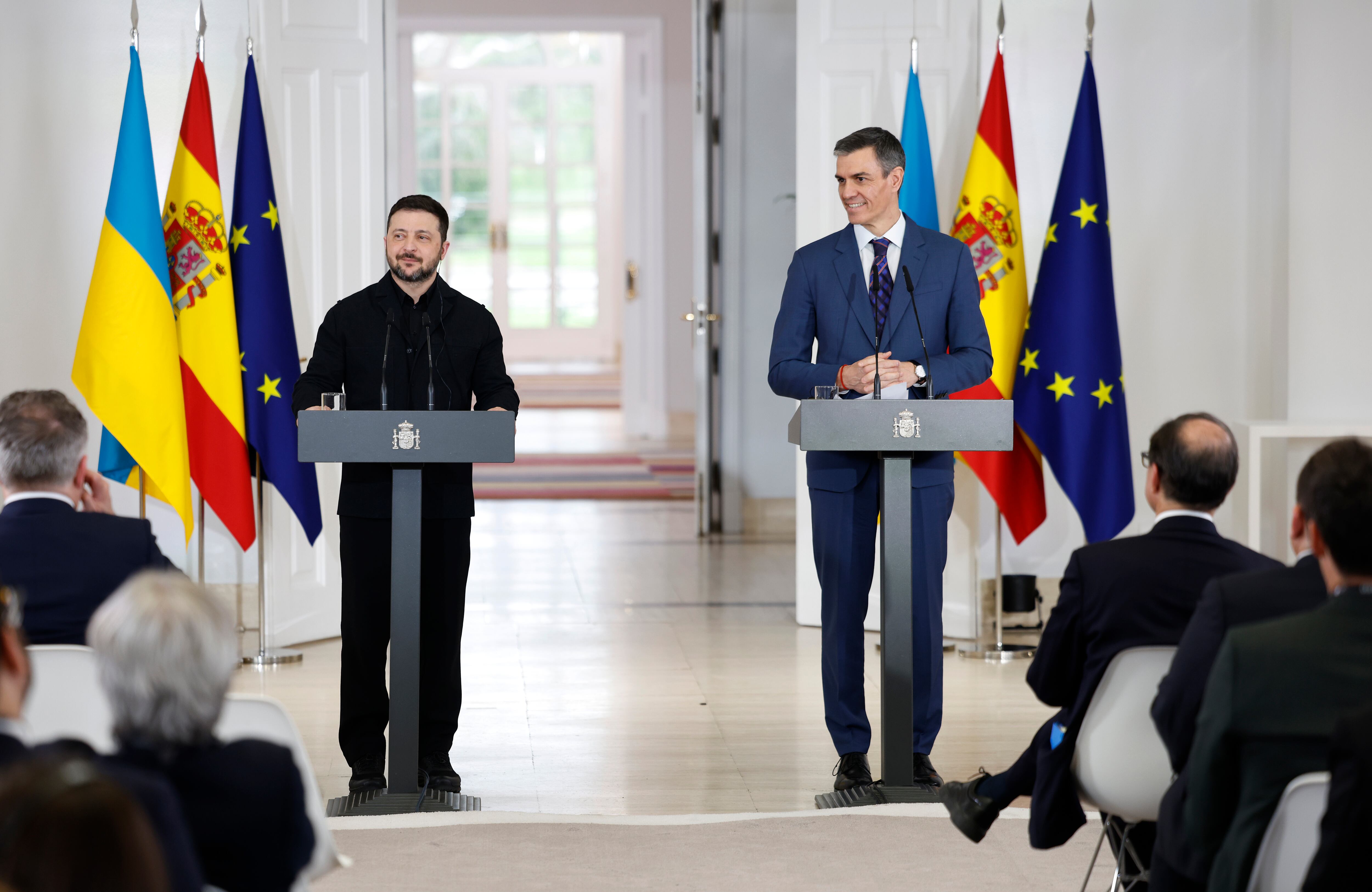 Pedro Sánchez y Volodímir Zelenski durante la rueda de prensa. 