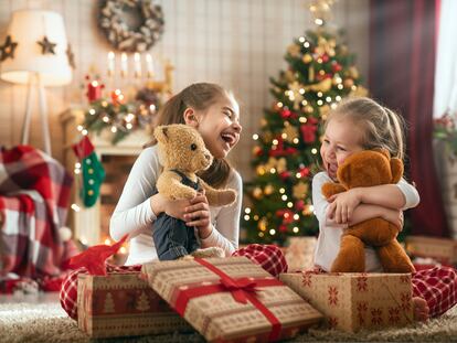 Los expertos aconsejan sondear a los niños sobre lo que quieren en sus cartas de Navidad a Papá Noel y los Reyes Magos para ayudarles a valorar si pueden esperar a otro momento para obtenerlo.
