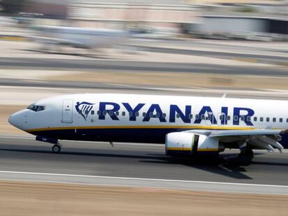 Jet2.com responde a Ryanair y abre base en Tenerife Sur