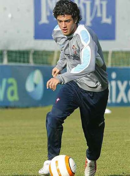 Carlos Vela, durante su presentación como jugador del Celta.