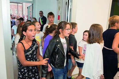 Los niños de uno de los colegios en los que Saint-Gobain desarrolla su taller sobre bienestar, confort y eficiencia energética.